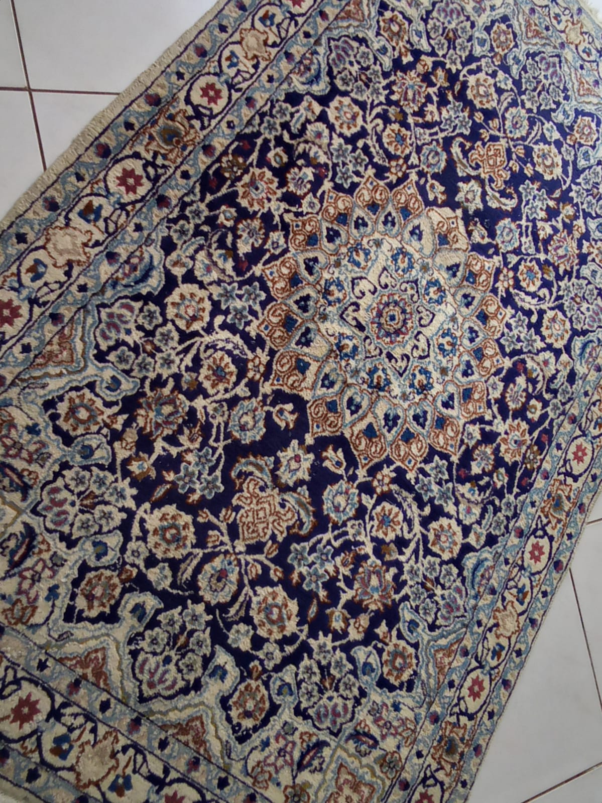Saiba mais sobre Pintura de Tapete Imagem